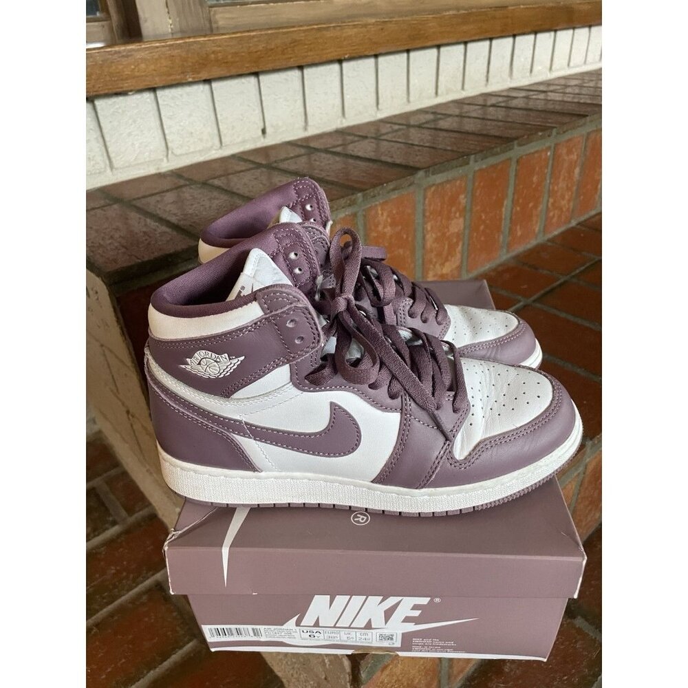 Nike Air Jordan 1 Retro High OG White/Sky/Mauve Sz 6Y FD1437 105 - Picture 2 of 7